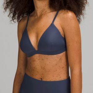 Lululemon NWT Waterside swim top size 8 D